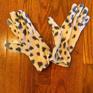 NWT Lands’ End women’s leopard pattern fleece gloves